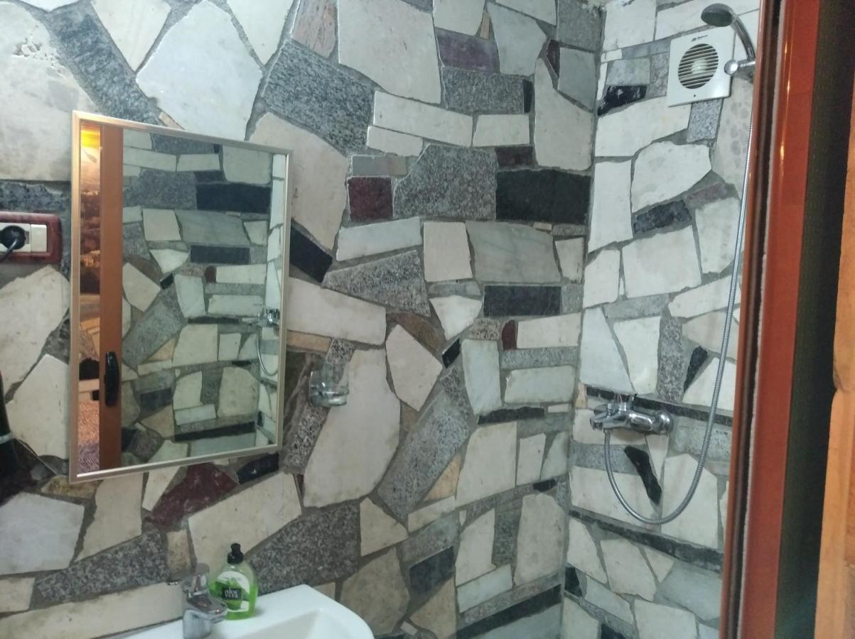Gjirokastër Guest House Bake מראה חיצוני תמונה