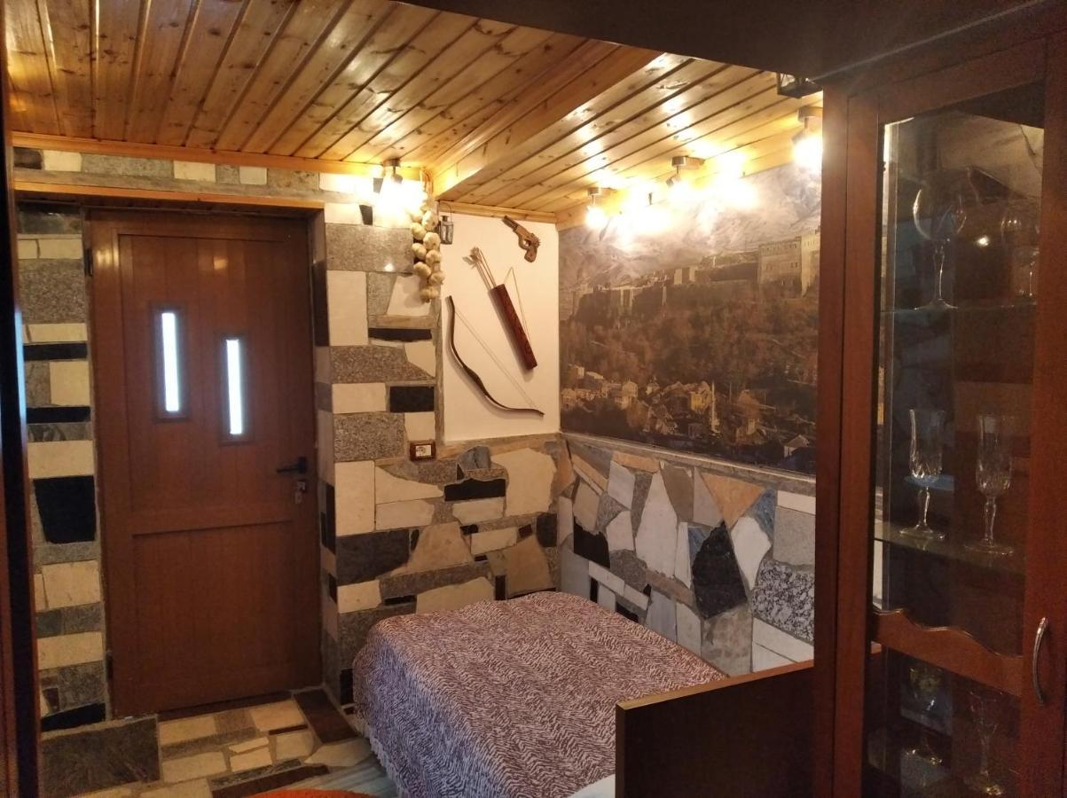 Gjirokastër Guest House Bake מראה חיצוני תמונה