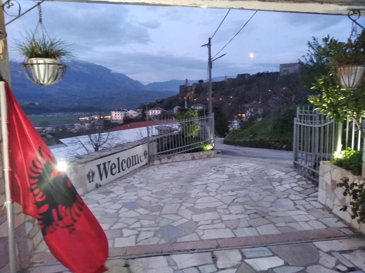 Gjirokastër Guest House Bake מראה חיצוני תמונה