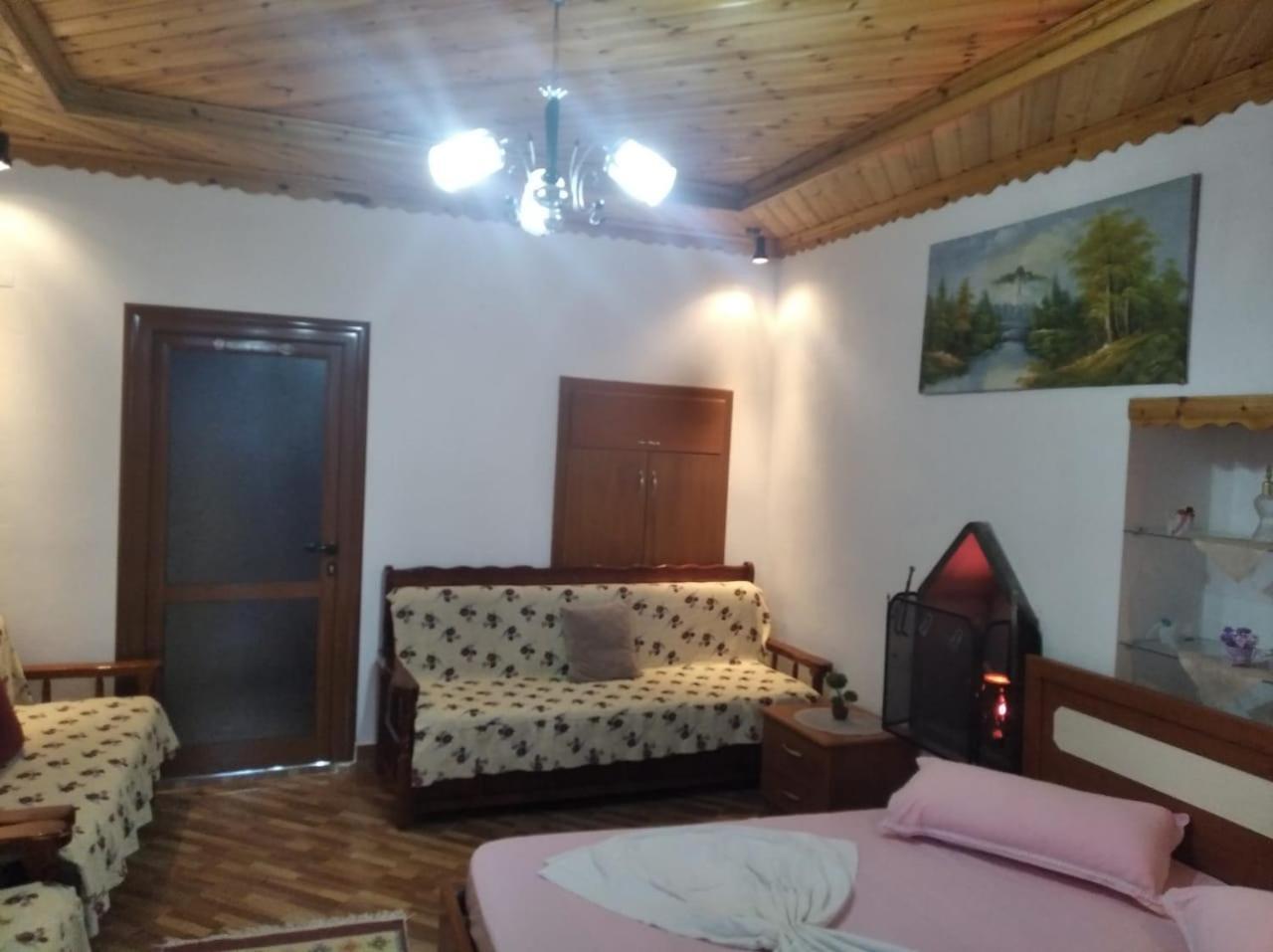 Gjirokastër Guest House Bake מראה חיצוני תמונה