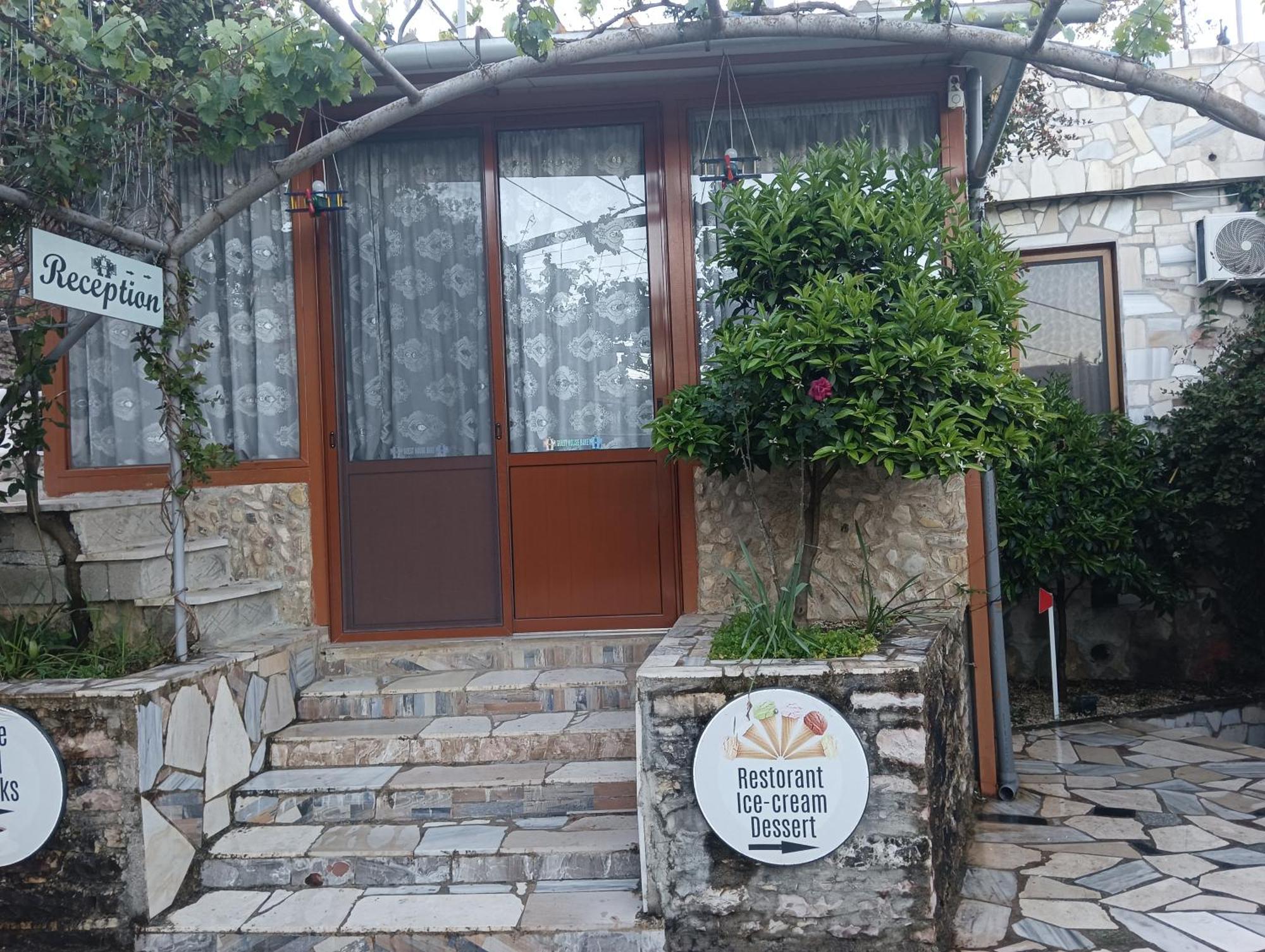 Gjirokastër Guest House Bake מראה חיצוני תמונה
