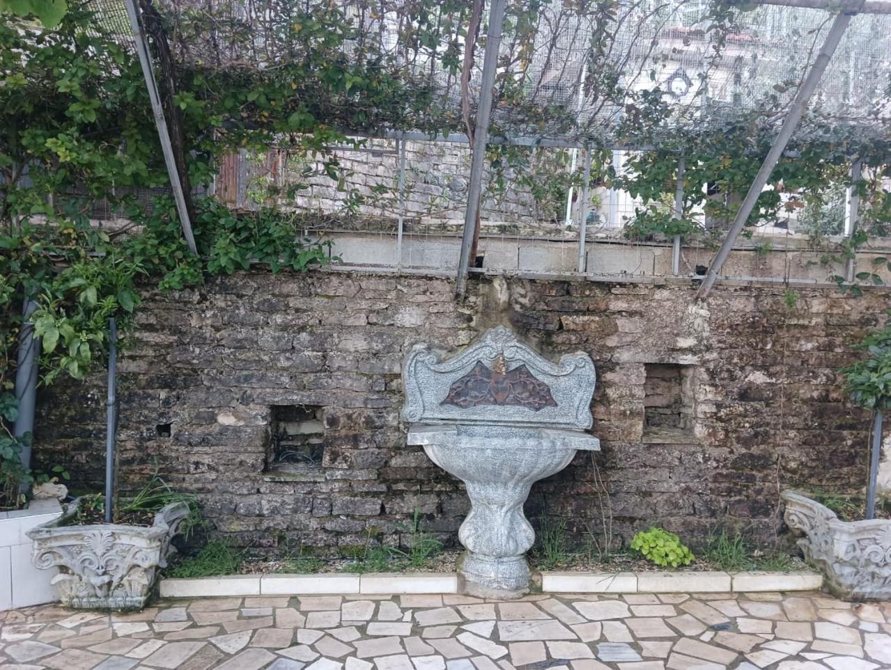 Gjirokastër Guest House Bake מראה חיצוני תמונה