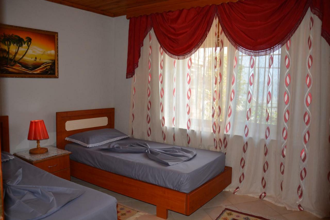 Gjirokastër Guest House Bake מראה חיצוני תמונה